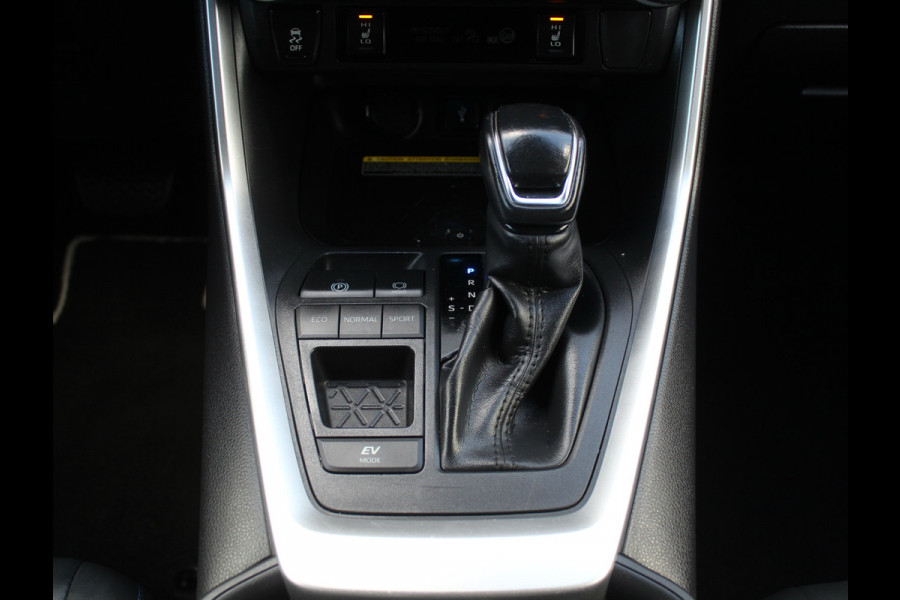 Toyota RAV4 2.5 Hybrid Bi-Tone CAMERA | ADAPCRUISE | LED | NAVI | STOELVERW | CLIMATE Toyota RAV4 2.5 Hybrid Bi-Tone CAMERA | ADAPCRUISE | LED | NAVI | STOELVERW | CLIMATE