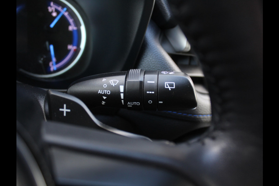 Toyota RAV4 2.5 Hybrid Bi-Tone CAMERA | ADAPCRUISE | LED | NAVI | STOELVERW | CLIMATE Toyota RAV4 2.5 Hybrid Bi-Tone CAMERA | ADAPCRUISE | LED | NAVI | STOELVERW | CLIMATE