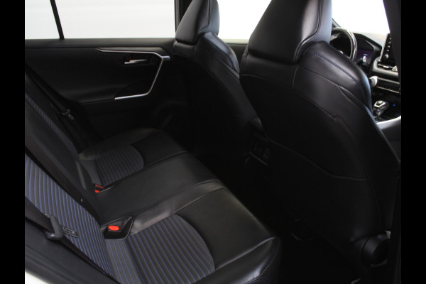 Toyota RAV4 2.5 Hybrid Bi-Tone CAMERA | ADAPCRUISE | LED | NAVI | STOELVERW | CLIMATE Toyota RAV4 2.5 Hybrid Bi-Tone CAMERA | ADAPCRUISE | LED | NAVI | STOELVERW | CLIMATE