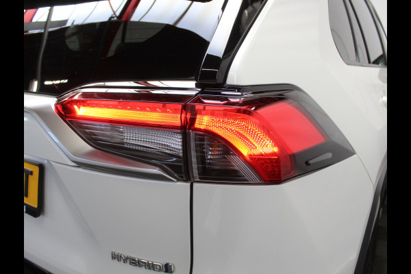 Toyota RAV4 2.5 Hybrid Bi-Tone CAMERA | ADAPCRUISE | LED | NAVI | STOELVERW | CLIMATE Toyota RAV4 2.5 Hybrid Bi-Tone CAMERA | ADAPCRUISE | LED | NAVI | STOELVERW | CLIMATE