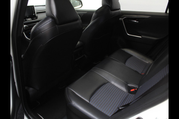 Toyota RAV4 2.5 Hybrid Bi-Tone CAMERA | ADAPCRUISE | LED | NAVI | STOELVERW | CLIMATE Toyota RAV4 2.5 Hybrid Bi-Tone CAMERA | ADAPCRUISE | LED | NAVI | STOELVERW | CLIMATE