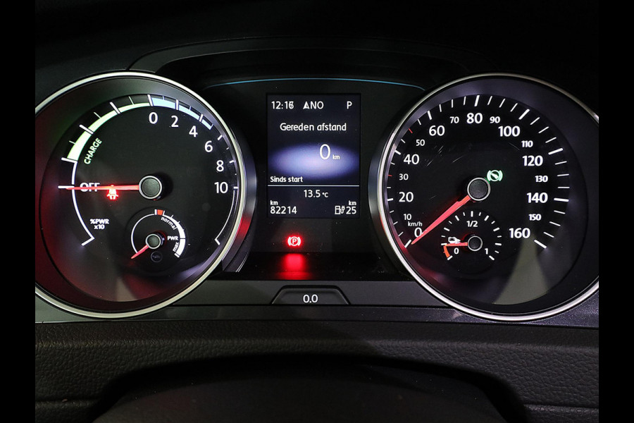 Volkswagen e-Golf E-DITION 136 pk | Autom. airco | Navigatie | Parkeersensoren | Adaptieve cruise control | LED koplampen | Volkswagen e-Golf E-DITION 136 pk | Autom. airco | Navigatie | Parkeersensoren | Adaptieve cruise control | LED koplampen |