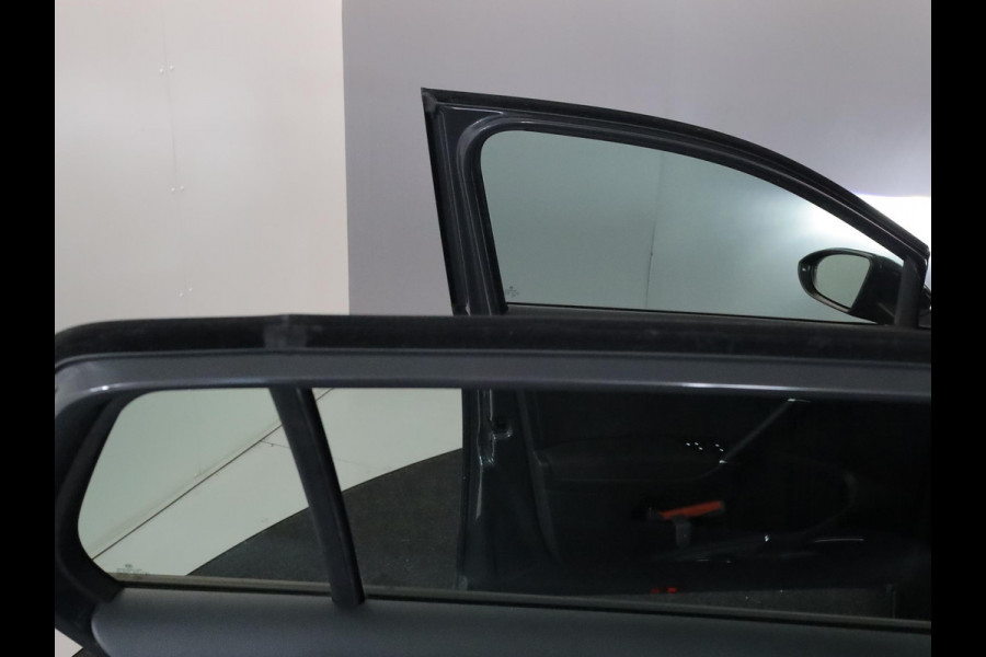 Volkswagen e-Golf E-DITION 136 pk | Autom. airco | Navigatie | Parkeersensoren | Adaptieve cruise control | LED koplampen | Volkswagen e-Golf E-DITION 136 pk | Autom. airco | Navigatie | Parkeersensoren | Adaptieve cruise control | LED koplampen |