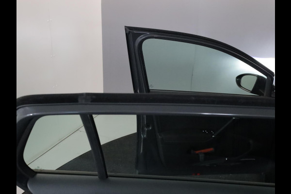 Volkswagen e-Golf E-DITION 136 pk | Autom. airco | Navigatie | Parkeersensoren | Adaptieve cruise control | LED koplampen | Volkswagen e-Golf E-DITION 136 pk | Autom. airco | Navigatie | Parkeersensoren | Adaptieve cruise control | LED koplampen |