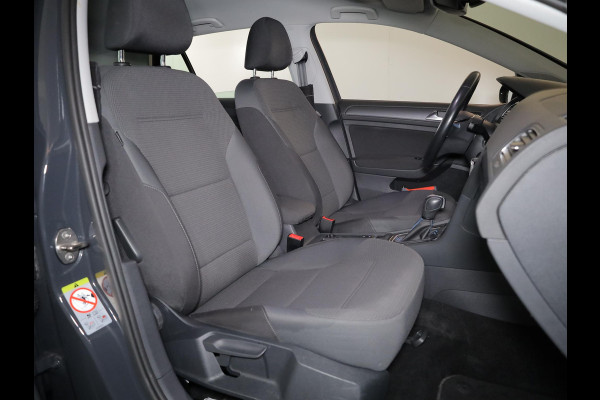 Volkswagen e-Golf E-DITION 136 pk | Autom. airco | Navigatie | Parkeersensoren | Adaptieve cruise control | LED koplampen | Volkswagen e-Golf E-DITION 136 pk | Autom. airco | Navigatie | Parkeersensoren | Adaptieve cruise control | LED koplampen |