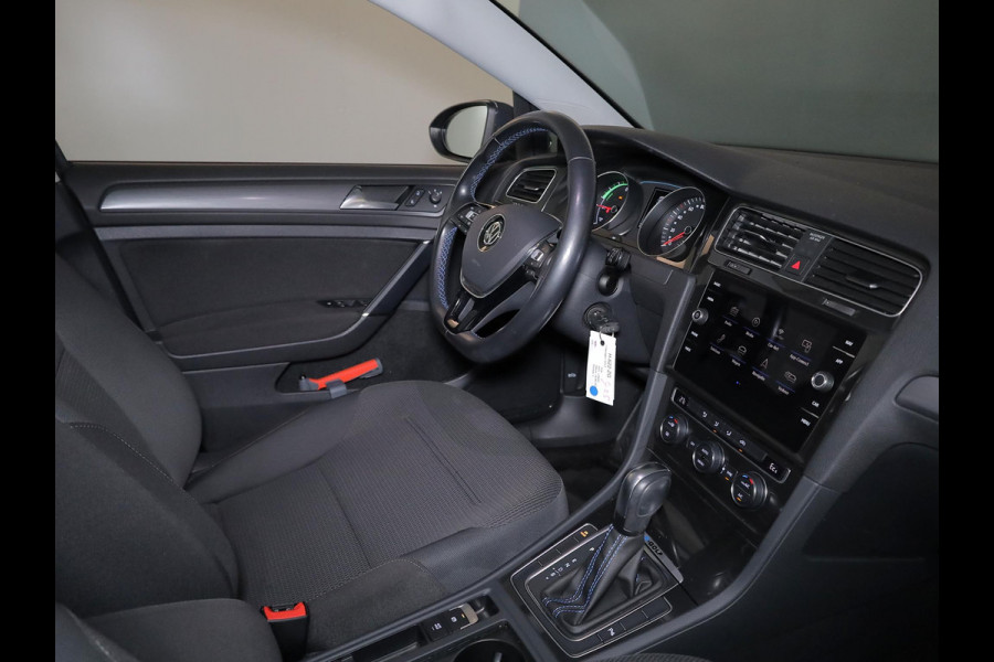 Volkswagen e-Golf E-DITION 136 pk | Autom. airco | Navigatie | Parkeersensoren | Adaptieve cruise control | LED koplampen | Volkswagen e-Golf E-DITION 136 pk | Autom. airco | Navigatie | Parkeersensoren | Adaptieve cruise control | LED koplampen |