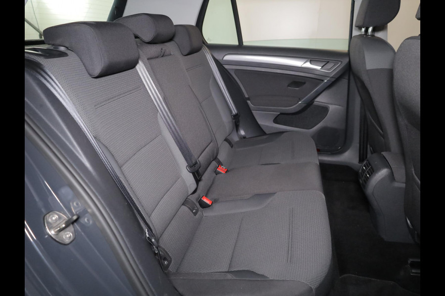 Volkswagen e-Golf E-DITION 136 pk | Autom. airco | Navigatie | Parkeersensoren | Adaptieve cruise control | LED koplampen | Volkswagen e-Golf E-DITION 136 pk | Autom. airco | Navigatie | Parkeersensoren | Adaptieve cruise control | LED koplampen |