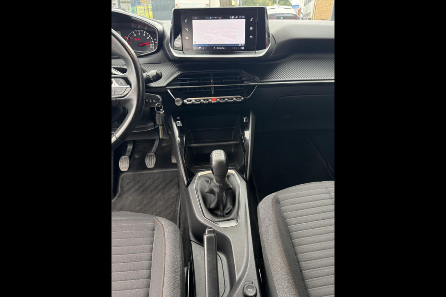 Peugeot 208 1.2 PureTech Active Pack - Navigatie / Apple CarPlay I Airco I LED I PDC I Dealer onderhouden Peugeot 208 1.2 PureTech Active Pack - Navigatie / Apple CarPlay I Airco I LED I PDC I Dealer onderhouden