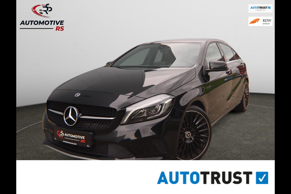 Mercedes-Benz A-Klasse 180 Business Solution AMG Aut.|19 Inch Camera Cruise Control led koplampen Navigatie Carplay & Android Auto Mercedes-Benz A-Klasse 180 Business Solution AMG Aut.|19 Inch Camera Cruise Control led koplampen Navigatie Carplay & Android Auto