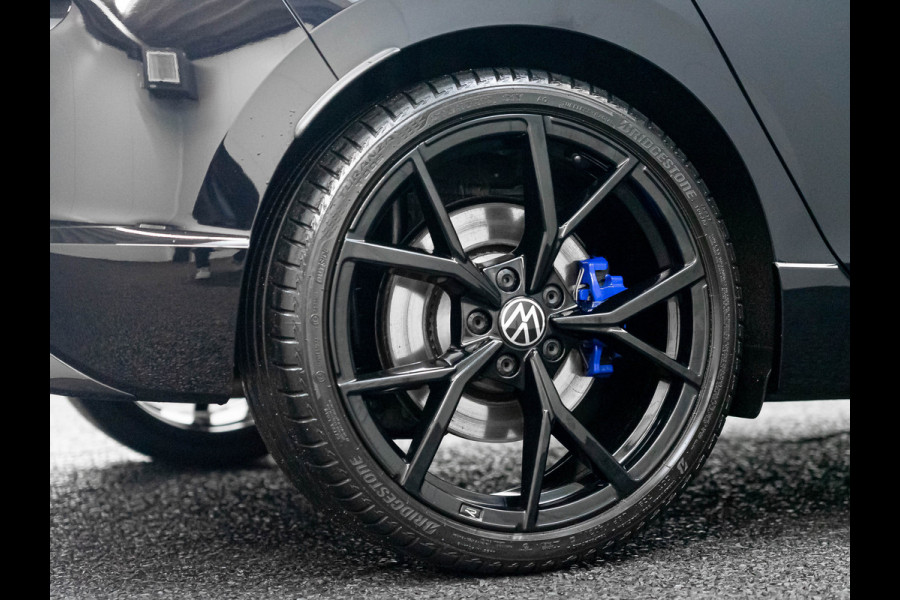 Volkswagen Golf 2.0 TSI R 4Motion | Pano Volkswagen Golf 2.0 TSI R 4Motion | Pano