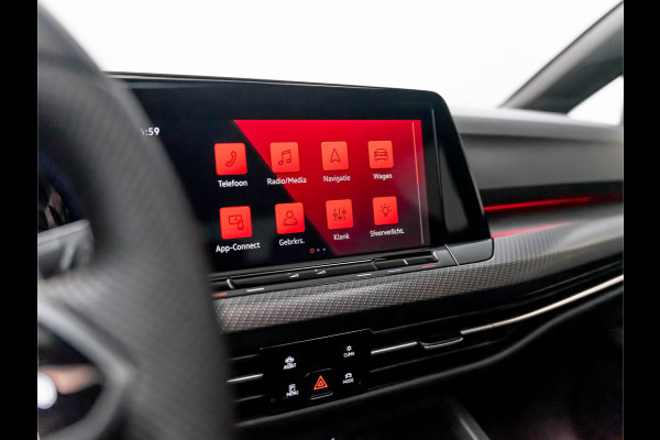 Volkswagen Golf 2.0 TSI R 4Motion | Pano Volkswagen Golf 2.0 TSI R 4Motion | Pano