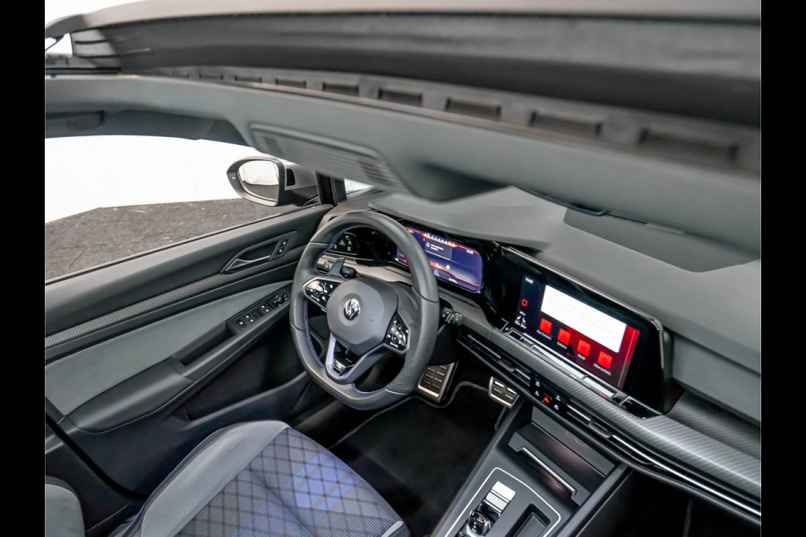 Volkswagen Golf 2.0 TSI R 4Motion | Pano Volkswagen Golf 2.0 TSI R 4Motion | Pano