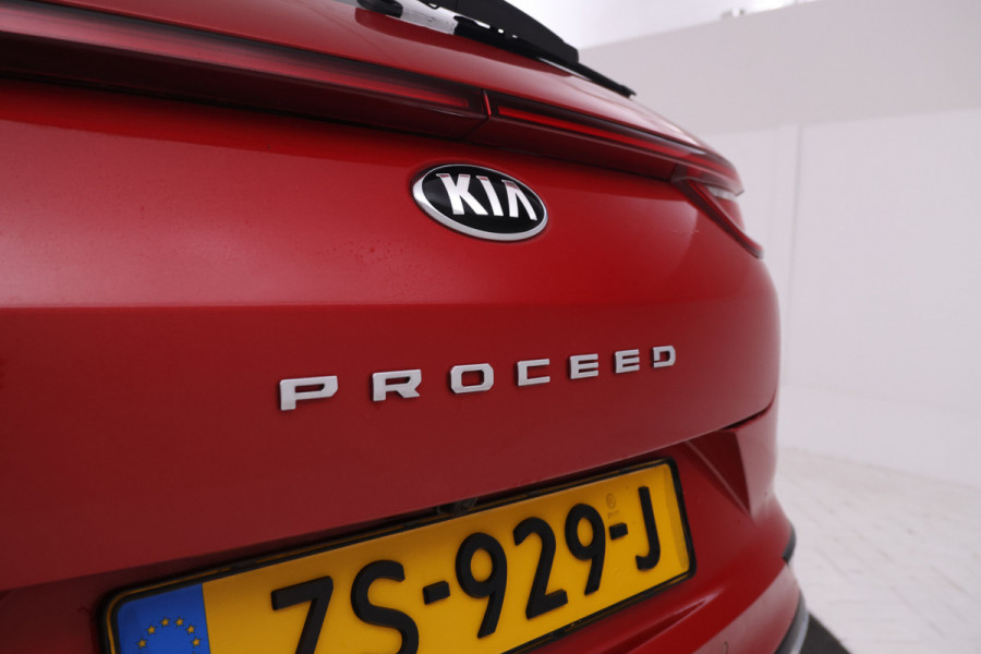 Kia ProCeed 1.6 CRDi GT-Line Uniek!! Panorama, Leer, JBL Sound Kia ProCeed 1.6 CRDi GT-Line Uniek!! Panorama, Leer, JBL Sound