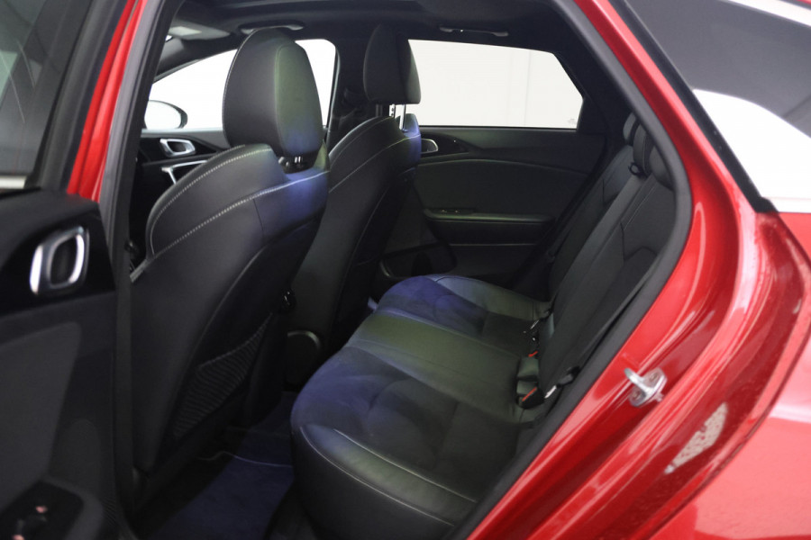 Kia ProCeed 1.6 CRDi GT-Line Uniek!! Panorama, Leer, JBL Sound Kia ProCeed 1.6 CRDi GT-Line Uniek!! Panorama, Leer, JBL Sound