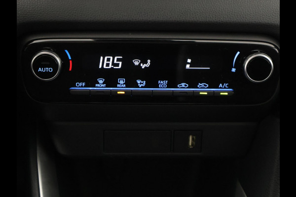 Toyota Yaris 1.5 Hybrid Bi-Tone Sport | Apple Carplay & AndroidAUTO | Camera | Privacy Glass | Toyota Yaris 1.5 Hybrid Bi-Tone Sport | Apple Carplay & AndroidAUTO | Camera | Privacy Glass |