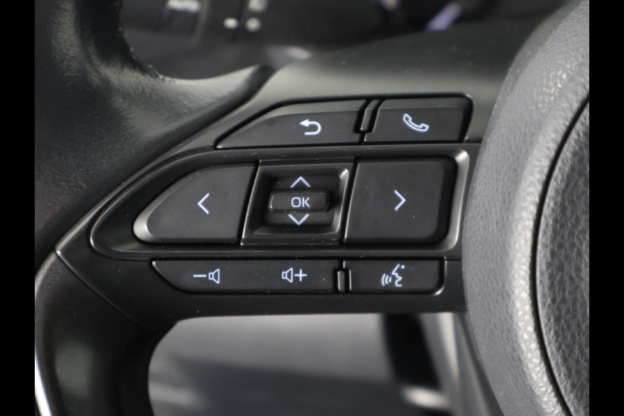 Toyota Yaris 1.5 Hybrid Bi-Tone Sport | Apple Carplay & AndroidAUTO | Camera | Privacy Glass | Toyota Yaris 1.5 Hybrid Bi-Tone Sport | Apple Carplay & AndroidAUTO | Camera | Privacy Glass |