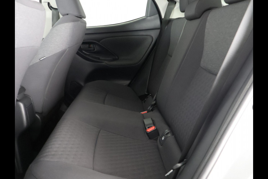 Toyota Yaris 1.5 Hybrid Bi-Tone Sport | Apple Carplay & AndroidAUTO | Camera | Privacy Glass | Toyota Yaris 1.5 Hybrid Bi-Tone Sport | Apple Carplay & AndroidAUTO | Camera | Privacy Glass |