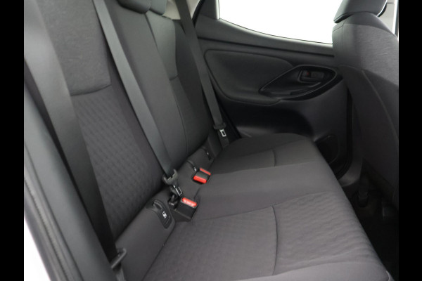 Toyota Yaris 1.5 Hybrid Bi-Tone Sport | Apple Carplay & AndroidAUTO | Camera | Privacy Glass | Toyota Yaris 1.5 Hybrid Bi-Tone Sport | Apple Carplay & AndroidAUTO | Camera | Privacy Glass |