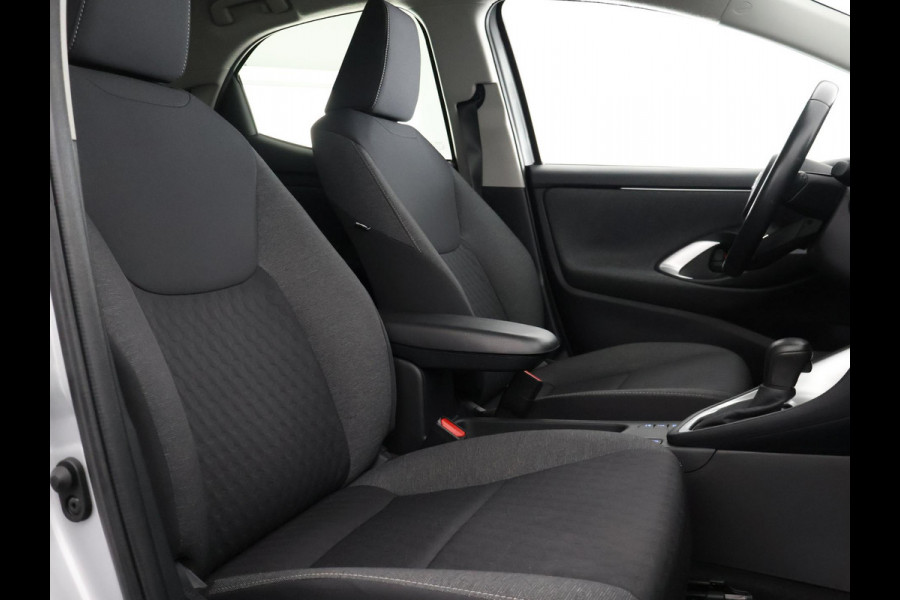 Toyota Yaris 1.5 Hybrid Bi-Tone Sport | Apple Carplay & AndroidAUTO | Camera | Privacy Glass | Toyota Yaris 1.5 Hybrid Bi-Tone Sport | Apple Carplay & AndroidAUTO | Camera | Privacy Glass |