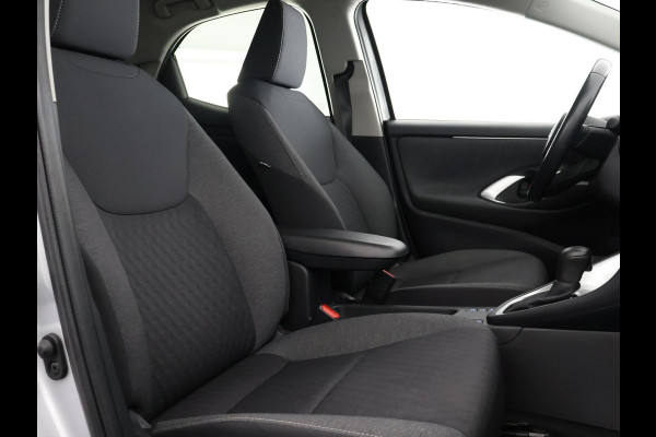 Toyota Yaris 1.5 Hybrid Bi-Tone Sport | Apple Carplay & AndroidAUTO | Camera | Privacy Glass | Toyota Yaris 1.5 Hybrid Bi-Tone Sport | Apple Carplay & AndroidAUTO | Camera | Privacy Glass |