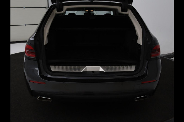 BMW 5 Serie 530e High Executive | Leder | Stoel & stuurverwarming | Adaptive cruise | Carplay | Sfeerverlichting | Camera | Live Cockpit | Navigatie | Full LED BMW 5 Serie 530e High Executive | Leder | Stoel & stuurverwarming | Adaptive cruise | Carplay | Sfeerverlichting | Camera | Live Cockpit | Navigatie | Full LED