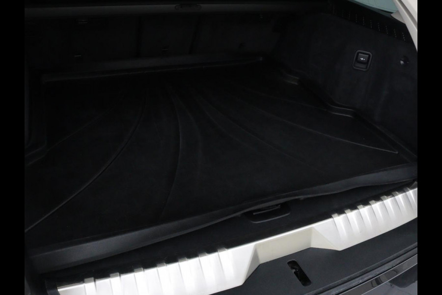 BMW 5 Serie 530e High Executive | Leder | Stoel & stuurverwarming | Adaptive cruise | Carplay | Sfeerverlichting | Camera | Live Cockpit | Navigatie | Full LED BMW 5 Serie 530e High Executive | Leder | Stoel & stuurverwarming | Adaptive cruise | Carplay | Sfeerverlichting | Camera | Live Cockpit | Navigatie | Full LED