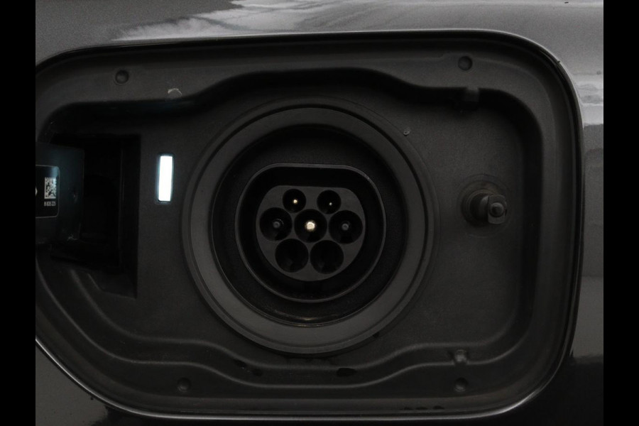 BMW 5 Serie 530e High Executive | Leder | Stoel & stuurverwarming | Adaptive cruise | Carplay | Sfeerverlichting | Camera | Live Cockpit | Navigatie | Full LED BMW 5 Serie 530e High Executive | Leder | Stoel & stuurverwarming | Adaptive cruise | Carplay | Sfeerverlichting | Camera | Live Cockpit | Navigatie | Full LED