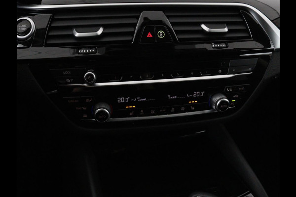 BMW 5 Serie 530e High Executive | Leder | Stoel & stuurverwarming | Adaptive cruise | Carplay | Sfeerverlichting | Camera | Live Cockpit | Navigatie | Full LED BMW 5 Serie 530e High Executive | Leder | Stoel & stuurverwarming | Adaptive cruise | Carplay | Sfeerverlichting | Camera | Live Cockpit | Navigatie | Full LED