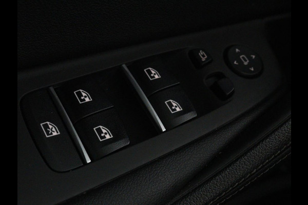 BMW 5 Serie 530e High Executive | Leder | Stoel & stuurverwarming | Adaptive cruise | Carplay | Sfeerverlichting | Camera | Live Cockpit | Navigatie | Full LED BMW 5 Serie 530e High Executive | Leder | Stoel & stuurverwarming | Adaptive cruise | Carplay | Sfeerverlichting | Camera | Live Cockpit | Navigatie | Full LED