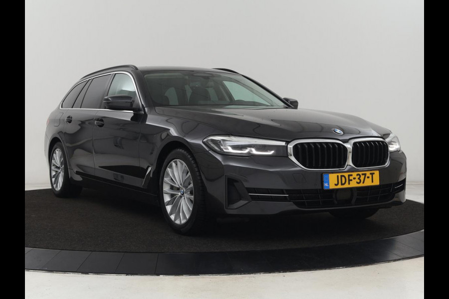 BMW 5 Serie 530e High Executive | Leder | Stoel & stuurverwarming | Adaptive cruise | Carplay | Sfeerverlichting | Camera | Live Cockpit | Navigatie | Full LED BMW 5 Serie 530e High Executive | Leder | Stoel & stuurverwarming | Adaptive cruise | Carplay | Sfeerverlichting | Camera | Live Cockpit | Navigatie | Full LED