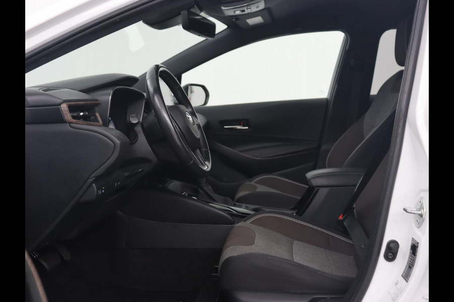 Toyota Corolla 1.8 Hybrid Trek | Stoelverwarming | Adaptive cruise | Trekhaak | Carplay | Camera | Keyless | Full LED | Navigatie | Climate control Toyota Corolla 1.8 Hybrid Trek | Stoelverwarming | Adaptive cruise | Trekhaak | Carplay | Camera | Keyless | Full LED | Navigatie | Climate control
