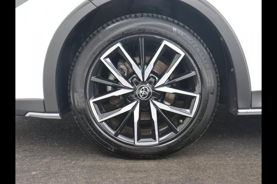 Toyota Corolla 1.8 Hybrid Trek | Stoelverwarming | Adaptive cruise | Trekhaak | Carplay | Camera | Keyless | Full LED | Navigatie | Climate control Toyota Corolla 1.8 Hybrid Trek | Stoelverwarming | Adaptive cruise | Trekhaak | Carplay | Camera | Keyless | Full LED | Navigatie | Climate control