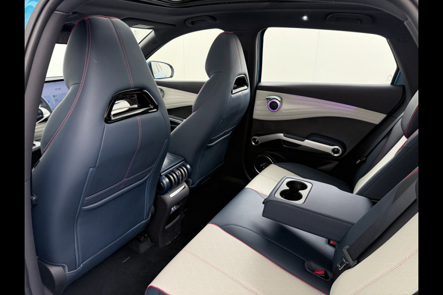 BYD ATTO 3 60kWh 204pk Design SOH 94% Pano-dak Leer+Elektr.Verst. Warmtepomp Adaptieve Cruise 360°Camera Apple Carplay Android Auto Elektr. Verkeersbord detectie WiFi DAB Led Rijstrooksensor Keyless Smartphone Entry Fabrieksgarantie tot 20-12-2030/150.000km Garantie. Op de LFP Accu tot 20-12-2030/200.000km €44.000,- Nieuw! BYD ATTO 3 60kWh 204pk Design SOH 94% Pano-dak Leer+Elektr.Verst. Warmtepomp Adaptieve Cruise 360°Camera Apple Carplay Android Auto Elektr. Verkeersbord detectie WiFi DAB Led Rijstrooksensor Keyless Smartphone Entry Fabrieksgarantie tot 20-12-2030/150.000km Garantie. Op de LFP Accu tot 20-12-2030/200.000km €44.000,- Nieuw!