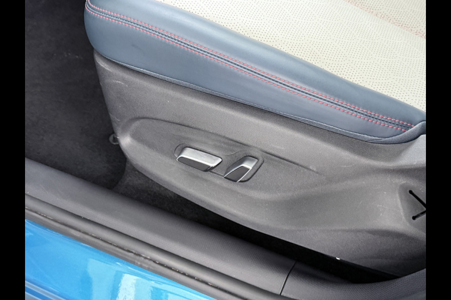 BYD ATTO 3 60kWh 204pk Design SOH 94% Pano-dak Leer+Elektr.Verst. Warmtepomp Adaptieve Cruise 360°Camera Apple Carplay Android Auto Elektr. Verkeersbord detectie WiFi DAB Led Rijstrooksensor Keyless Smartphone Entry Fabrieksgarantie tot 20-12-2030/150.000km Garantie. Op de LFP Accu tot 20-12-2030/200.000km €44.000,- Nieuw! BYD ATTO 3 60kWh 204pk Design SOH 94% Pano-dak Leer+Elektr.Verst. Warmtepomp Adaptieve Cruise 360°Camera Apple Carplay Android Auto Elektr. Verkeersbord detectie WiFi DAB Led Rijstrooksensor Keyless Smartphone Entry Fabrieksgarantie tot 20-12-2030/150.000km Garantie. Op de LFP Accu tot 20-12-2030/200.000km €44.000,- Nieuw!