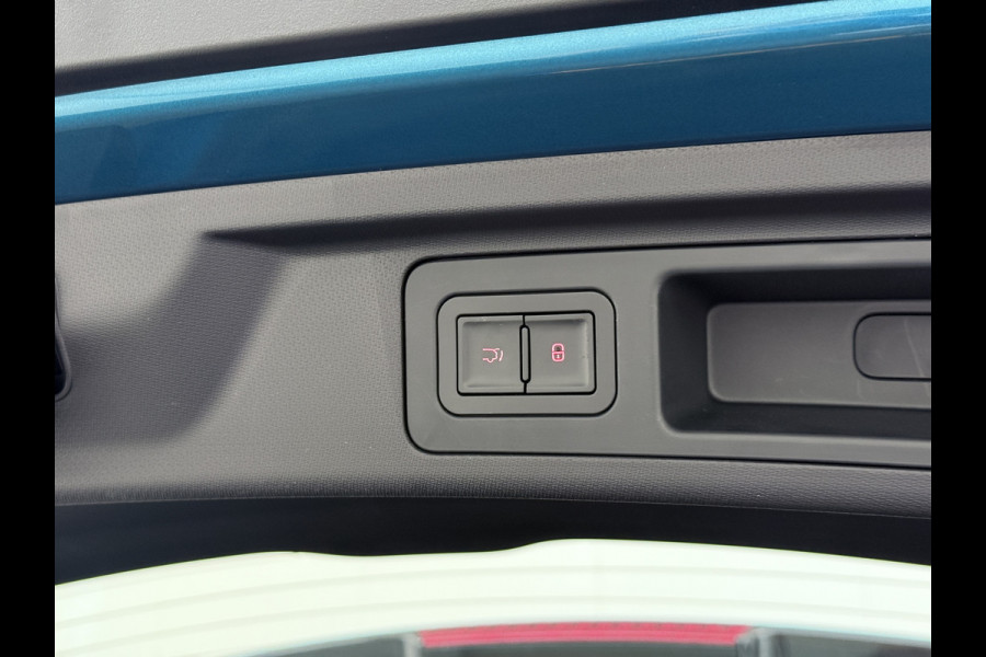 BYD ATTO 3 60kWh 204pk Design SOH 94% Pano-dak Leer+Elektr.Verst. Warmtepomp Adaptieve Cruise 360°Camera Apple Carplay Android Auto Elektr. Verkeersbord detectie WiFi DAB Led Rijstrooksensor Keyless Smartphone Entry Fabrieksgarantie tot 20-12-2030/150.000km Garantie. Op de LFP Accu tot 20-12-2030/200.000km €44.000,- Nieuw! BYD ATTO 3 60kWh 204pk Design SOH 94% Pano-dak Leer+Elektr.Verst. Warmtepomp Adaptieve Cruise 360°Camera Apple Carplay Android Auto Elektr. Verkeersbord detectie WiFi DAB Led Rijstrooksensor Keyless Smartphone Entry Fabrieksgarantie tot 20-12-2030/150.000km Garantie. Op de LFP Accu tot 20-12-2030/200.000km €44.000,- Nieuw!