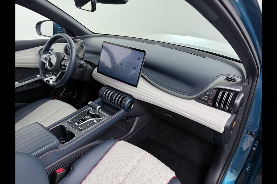 BYD ATTO 3 60kWh 204pk Design SOH 94% Pano-dak Leer+Elektr.Verst. Warmtepomp Adaptieve Cruise 360°Camera Apple Carplay Android Auto Elektr. Verkeersbord detectie WiFi DAB Led Rijstrooksensor Keyless Smartphone Entry Fabrieksgarantie tot 20-12-2030/150.000km Garantie. Op de LFP Accu tot 20-12-2030/200.000km €44.000,- Nieuw! BYD ATTO 3 60kWh 204pk Design SOH 94% Pano-dak Leer+Elektr.Verst. Warmtepomp Adaptieve Cruise 360°Camera Apple Carplay Android Auto Elektr. Verkeersbord detectie WiFi DAB Led Rijstrooksensor Keyless Smartphone Entry Fabrieksgarantie tot 20-12-2030/150.000km Garantie. Op de LFP Accu tot 20-12-2030/200.000km €44.000,- Nieuw!