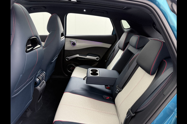 BYD ATTO 3 60kWh 204pk Design SOH 94% Pano-dak Leer+Elektr.Verst. Warmtepomp Adaptieve Cruise 360°Camera Apple Carplay Android Auto Elektr. Verkeersbord detectie WiFi DAB Led Rijstrooksensor Keyless Smartphone Entry Fabrieksgarantie tot 20-12-2030/150.000km Garantie. Op de LFP Accu tot 20-12-2030/200.000km €44.000,- Nieuw! BYD ATTO 3 60kWh 204pk Design SOH 94% Pano-dak Leer+Elektr.Verst. Warmtepomp Adaptieve Cruise 360°Camera Apple Carplay Android Auto Elektr. Verkeersbord detectie WiFi DAB Led Rijstrooksensor Keyless Smartphone Entry Fabrieksgarantie tot 20-12-2030/150.000km Garantie. Op de LFP Accu tot 20-12-2030/200.000km €44.000,- Nieuw!