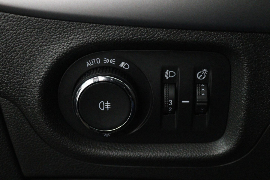 Opel Astra 1.0 Turbo Business (PARKEERSENSOREN, CRUISE CONTROL, NAVIGATIE, BLUETOOTH) Opel Astra 1.0 Turbo Business (PARKEERSENSOREN, CRUISE CONTROL, NAVIGATIE, BLUETOOTH)