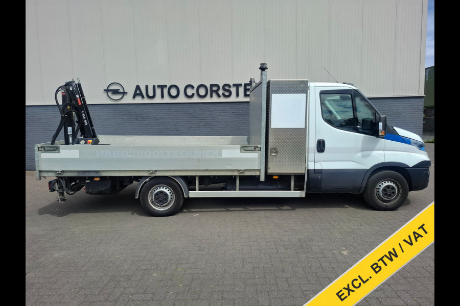 Iveco Daily 3.0I CNG Kraan Laadbak AUT-6 HIAB 3-Persoons Ecc Trekhaak Camera Blue power Alpine 2-Din Infotainment Sys. Bluetooth Opbergkasten Betonplex Vloer Compressed Natural Gas (CNG) EURO-6 375 35S14N Voertuig 1e Eigenaar Euro 6