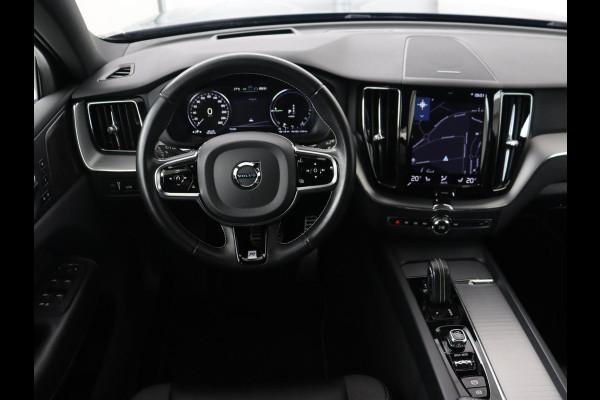 Volvo XC60 2.0 Recharge T8 AWD R Design | Panoramadak | Head-Up | Trekhaak | Harman/Kardon | Camera | Adaptive cruise | Stoelverwarming | Memory | Navigatie Volvo XC60 2.0 Recharge T8 AWD R Design | Panoramadak | Head-Up | Trekhaak | Harman/Kardon | Camera | Adaptive cruise | Stoelverwarming | Memory | Navigatie