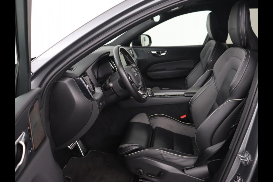 Volvo XC60 2.0 Recharge T8 AWD R Design | Panoramadak | Head-Up | Trekhaak | Harman/Kardon | Camera | Adaptive cruise | Stoelverwarming | Memory | Navigatie Volvo XC60 2.0 Recharge T8 AWD R Design | Panoramadak | Head-Up | Trekhaak | Harman/Kardon | Camera | Adaptive cruise | Stoelverwarming | Memory | Navigatie
