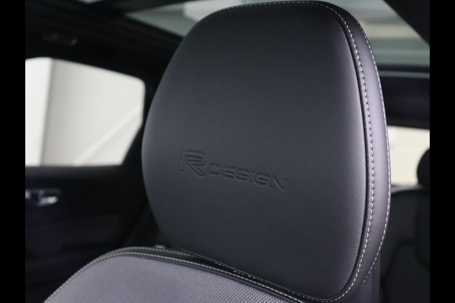 Volvo XC60 2.0 Recharge T8 AWD R Design | Panoramadak | Head-Up | Trekhaak | Harman/Kardon | Camera | Adaptive cruise | Stoelverwarming | Memory | Navigatie Volvo XC60 2.0 Recharge T8 AWD R Design | Panoramadak | Head-Up | Trekhaak | Harman/Kardon | Camera | Adaptive cruise | Stoelverwarming | Memory | Navigatie