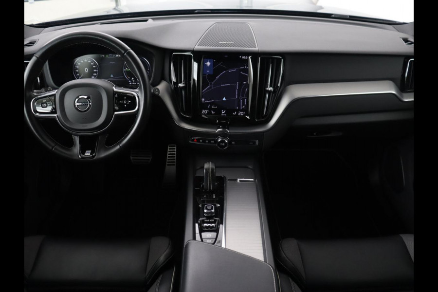 Volvo XC60 2.0 Recharge T8 AWD R Design | Panoramadak | Head-Up | Trekhaak | Harman/Kardon | Camera | Adaptive cruise | Stoelverwarming | Memory | Navigatie Volvo XC60 2.0 Recharge T8 AWD R Design | Panoramadak | Head-Up | Trekhaak | Harman/Kardon | Camera | Adaptive cruise | Stoelverwarming | Memory | Navigatie