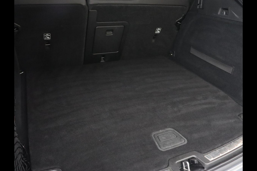 Volvo XC60 2.0 Recharge T8 AWD R Design | Panoramadak | Head-Up | Trekhaak | Harman/Kardon | Camera | Adaptive cruise | Stoelverwarming | Memory | Navigatie Volvo XC60 2.0 Recharge T8 AWD R Design | Panoramadak | Head-Up | Trekhaak | Harman/Kardon | Camera | Adaptive cruise | Stoelverwarming | Memory | Navigatie