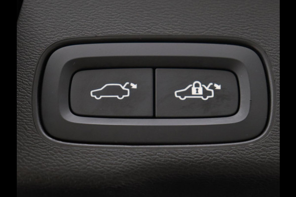Volvo XC60 2.0 Recharge T8 AWD R Design | Panoramadak | Head-Up | Trekhaak | Harman/Kardon | Camera | Adaptive cruise | Stoelverwarming | Memory | Navigatie Volvo XC60 2.0 Recharge T8 AWD R Design | Panoramadak | Head-Up | Trekhaak | Harman/Kardon | Camera | Adaptive cruise | Stoelverwarming | Memory | Navigatie