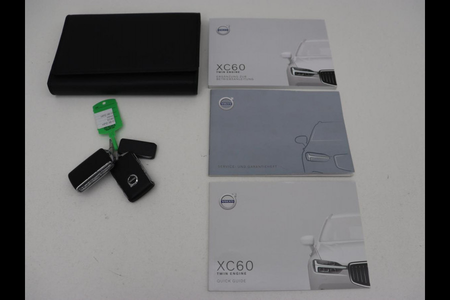 Volvo XC60 2.0 Recharge T8 AWD R Design | Panoramadak | Head-Up | Trekhaak | Harman/Kardon | Camera | Adaptive cruise | Stoelverwarming | Memory | Navigatie Volvo XC60 2.0 Recharge T8 AWD R Design | Panoramadak | Head-Up | Trekhaak | Harman/Kardon | Camera | Adaptive cruise | Stoelverwarming | Memory | Navigatie