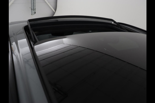 Volvo XC60 2.0 Recharge T8 AWD R Design | Panoramadak | Head-Up | Trekhaak | Harman/Kardon | Camera | Adaptive cruise | Stoelverwarming | Memory | Navigatie Volvo XC60 2.0 Recharge T8 AWD R Design | Panoramadak | Head-Up | Trekhaak | Harman/Kardon | Camera | Adaptive cruise | Stoelverwarming | Memory | Navigatie