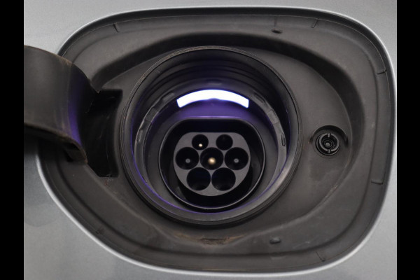 Volvo XC60 2.0 Recharge T8 AWD R Design | Panoramadak | Head-Up | Trekhaak | Harman/Kardon | Camera | Adaptive cruise | Stoelverwarming | Memory | Navigatie Volvo XC60 2.0 Recharge T8 AWD R Design | Panoramadak | Head-Up | Trekhaak | Harman/Kardon | Camera | Adaptive cruise | Stoelverwarming | Memory | Navigatie