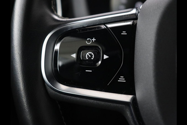 Volvo XC60 2.0 Recharge T8 AWD R Design | Panoramadak | Head-Up | Trekhaak | Harman/Kardon | Camera | Adaptive cruise | Stoelverwarming | Memory | Navigatie Volvo XC60 2.0 Recharge T8 AWD R Design | Panoramadak | Head-Up | Trekhaak | Harman/Kardon | Camera | Adaptive cruise | Stoelverwarming | Memory | Navigatie