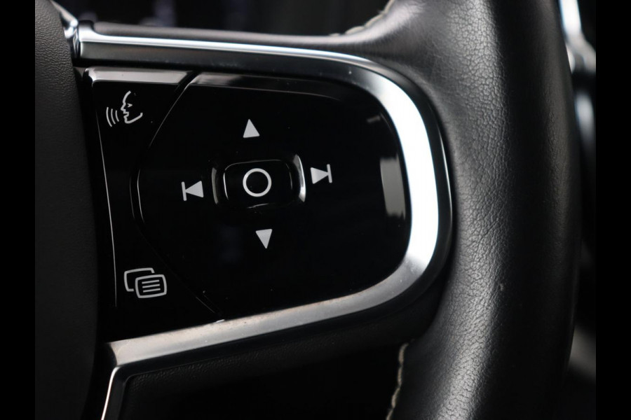 Volvo XC60 2.0 Recharge T8 AWD R Design | Panoramadak | Head-Up | Trekhaak | Harman/Kardon | Camera | Adaptive cruise | Stoelverwarming | Memory | Navigatie Volvo XC60 2.0 Recharge T8 AWD R Design | Panoramadak | Head-Up | Trekhaak | Harman/Kardon | Camera | Adaptive cruise | Stoelverwarming | Memory | Navigatie